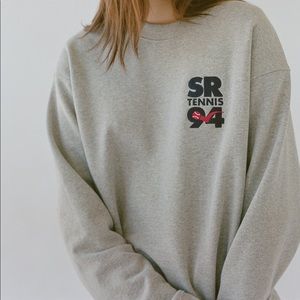 Sporty & Rich SR Tennis 94 Crewneck - Heather NEW ネット販壳 SPORTY & RICH 94 クロップド クルーネック トレーナー/スウェット
